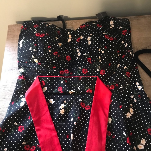Super cute polka dot floral dress. New with tags - Picture 7 of 8